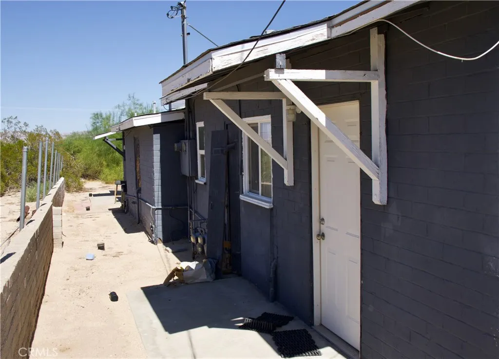 73514 Desert Trail Drive, 29 Palms, California 92277 home-pic-12