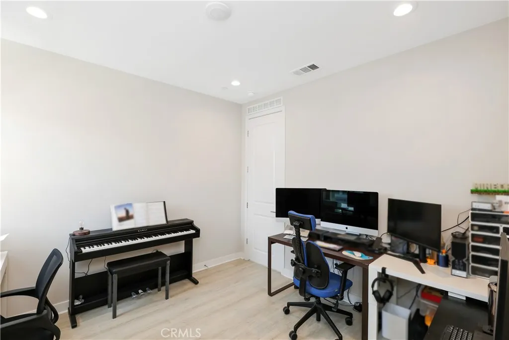 230 Holliston, Lake Forest, California 92630 home-pic-31