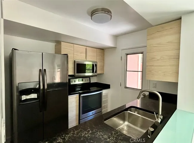27424 Country Glen Road, Agoura Hills, California 91301