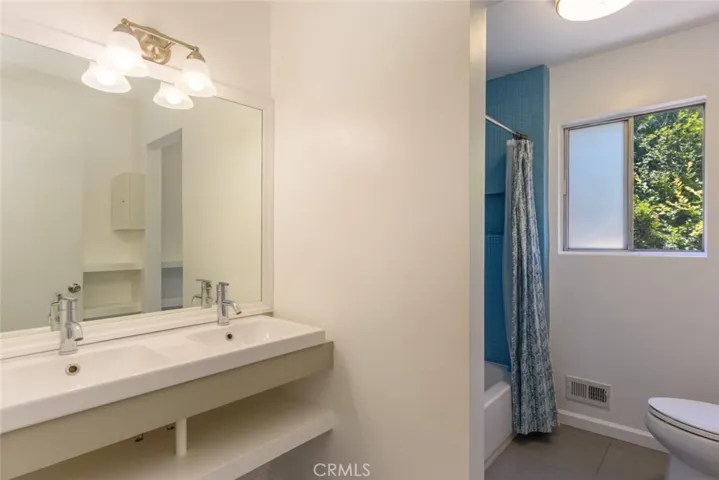 27424 Country Glen Road, Agoura Hills, California 91301