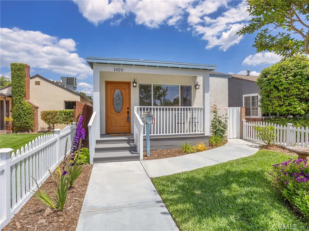 1420 N Lincoln Street, Burbank, California 91506 home-pic-0