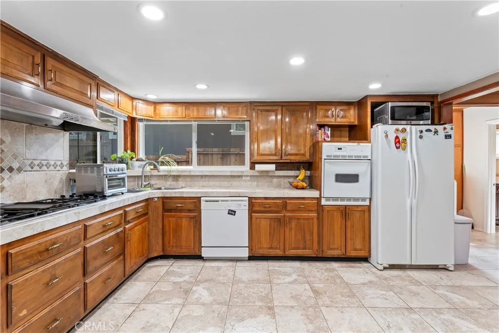 30955 Scenic Way, Running Springs, California 92382 home-pic-12