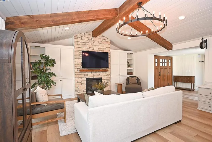 610 Los Robles Court, Danville, California 94526