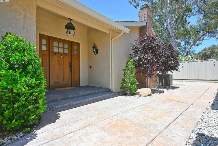 610 Los Robles Court, Danville, California 94526