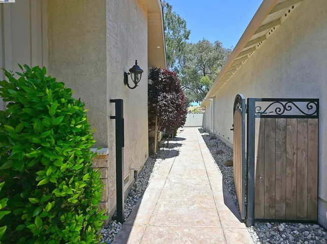 610 Los Robles Court, Danville, California 94526