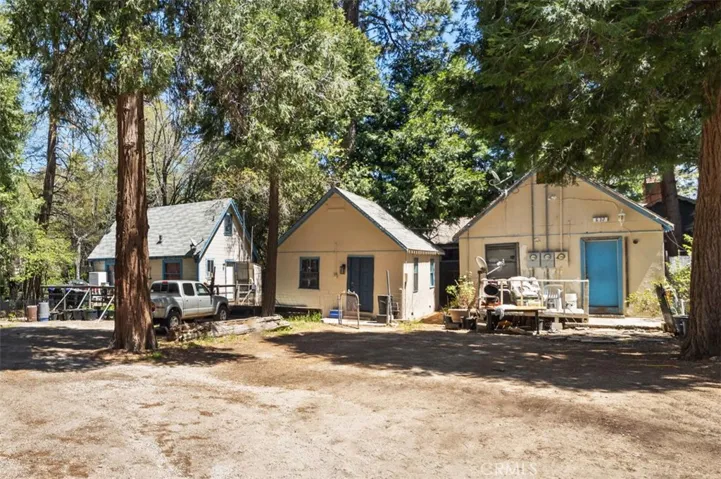 632 Leebert Way, Crestline, California 92325