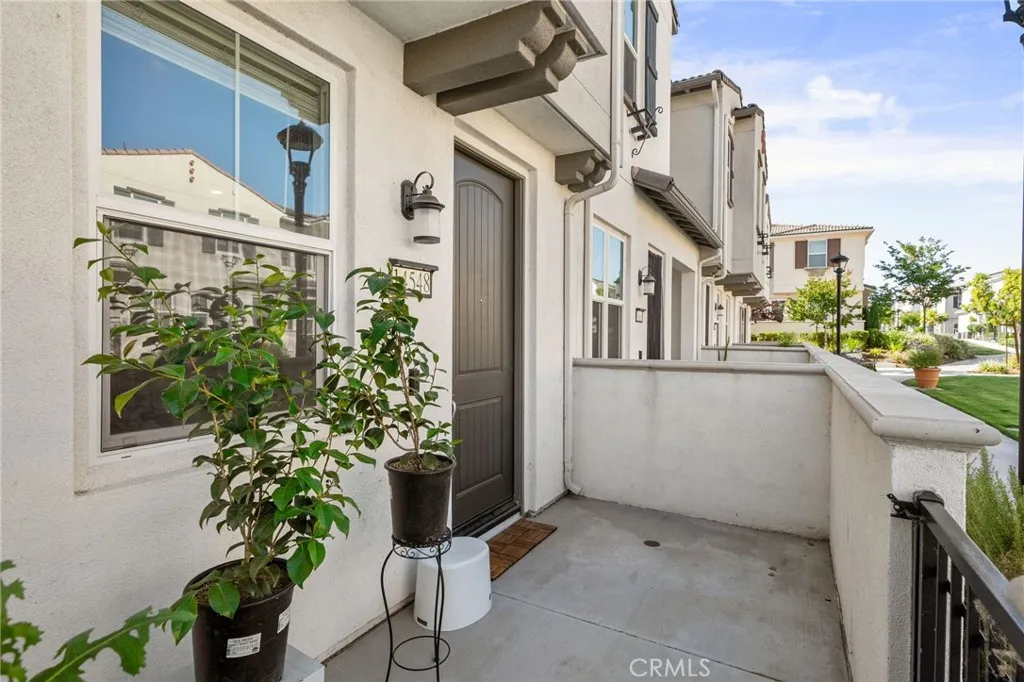14548 Sienna Place, Eastvale, California 92880 home-pic-3