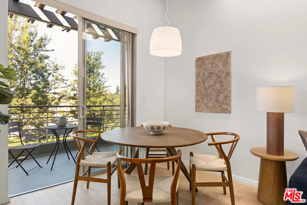 4180 Fair Avenue 206, Studio City, California 91602 home-pic-4