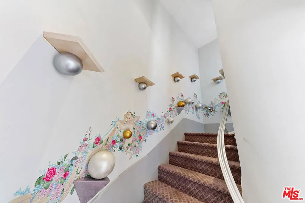 1350 Belfast Drive, Los Angeles, California 90069 home-pic-36