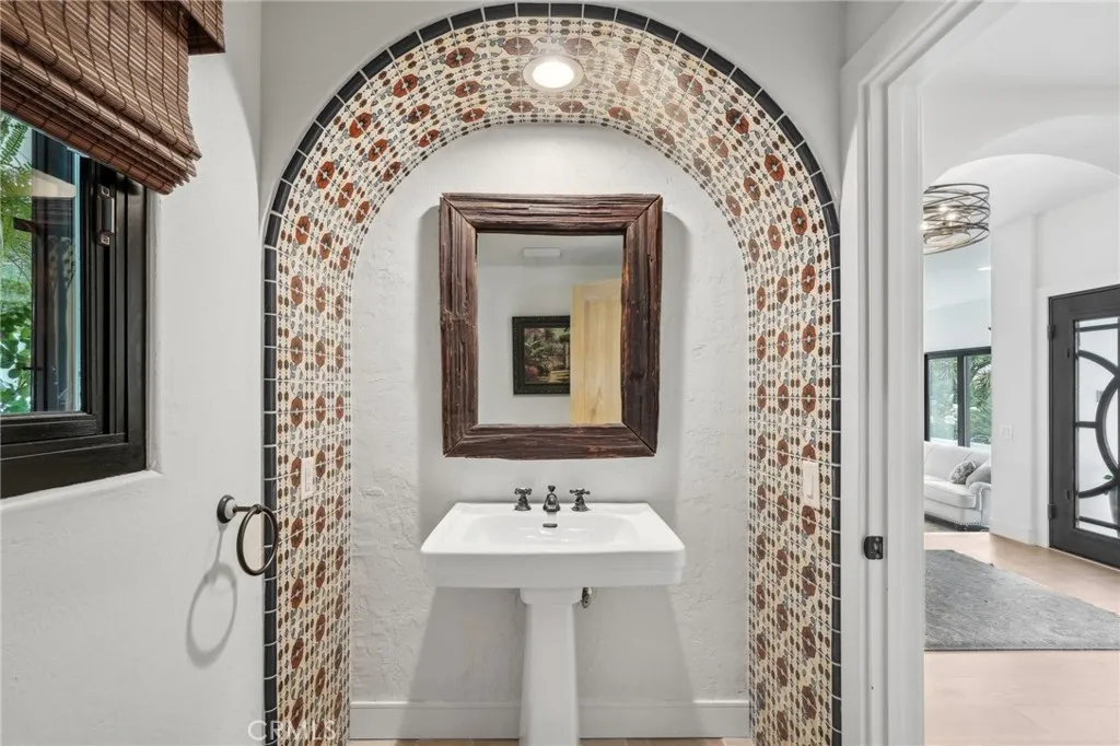 2718 Via Victoria, Palos Verdes Estates, California 90274 home-pic-10