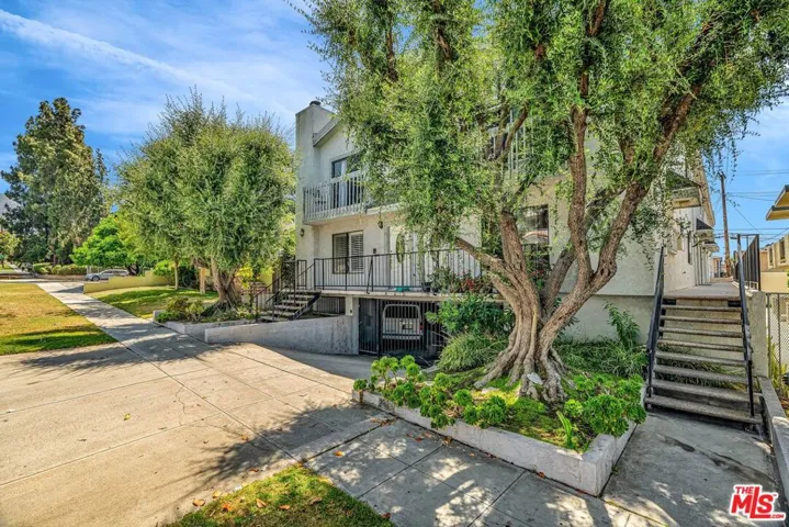 456 E Magnolia Boulevard E, Burbank, California 91501