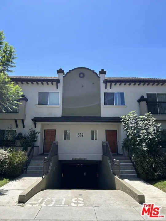 362 Salem Street 104, Glendale, California 91203, 3 Bedrooms Bedrooms, ,3 BathroomsBathrooms,Residential,For Sale,Salem,25548043