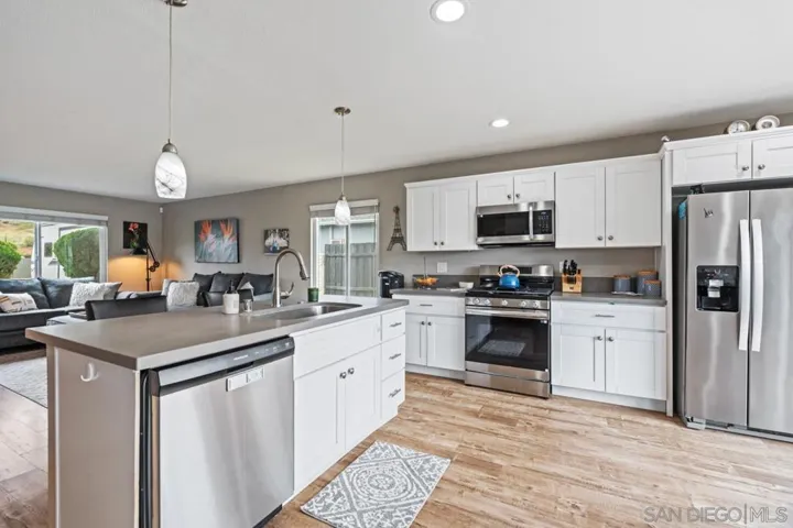 13637 Los Olivos Ave, Poway, California 92064