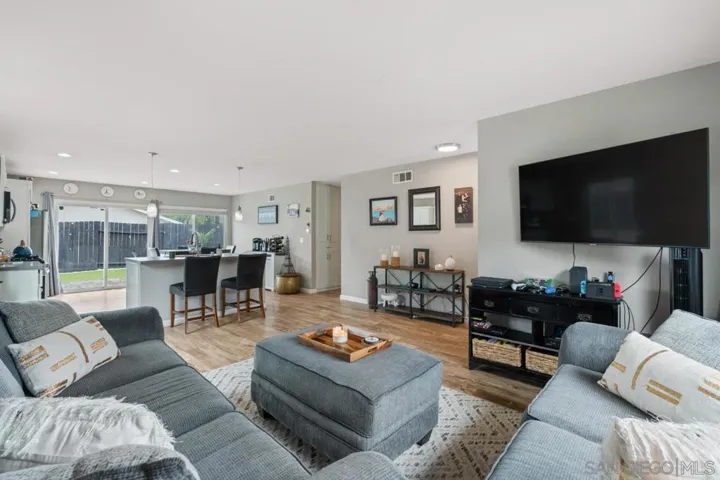 13637 Los Olivos Ave, Poway, California 92064