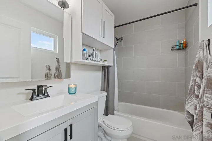 13637 Los Olivos Ave, Poway, California 92064