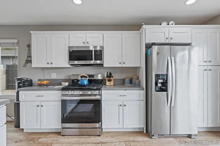 13637 Los Olivos Ave, Poway, California 92064