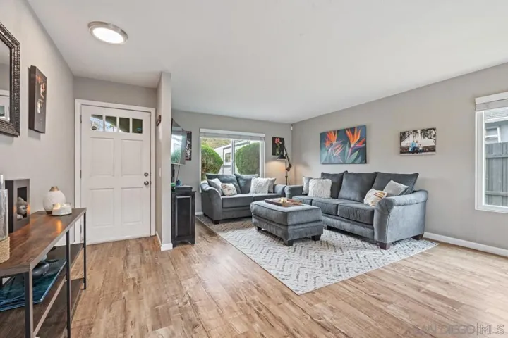 13637 Los Olivos Ave, Poway, California 92064