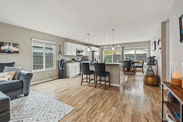 13637 Los Olivos Ave, Poway, California 92064
