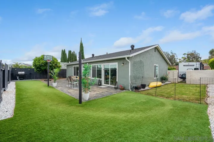 13637 Los Olivos Ave, Poway, California 92064