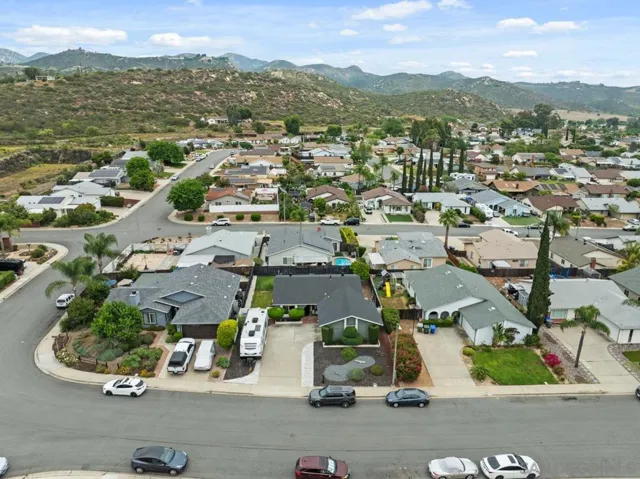 13637 Los Olivos Ave, Poway, California 92064