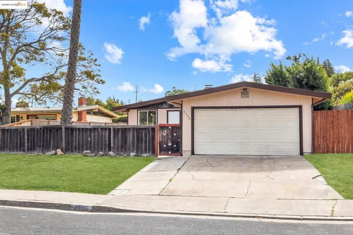2590 Kavanagh Rd