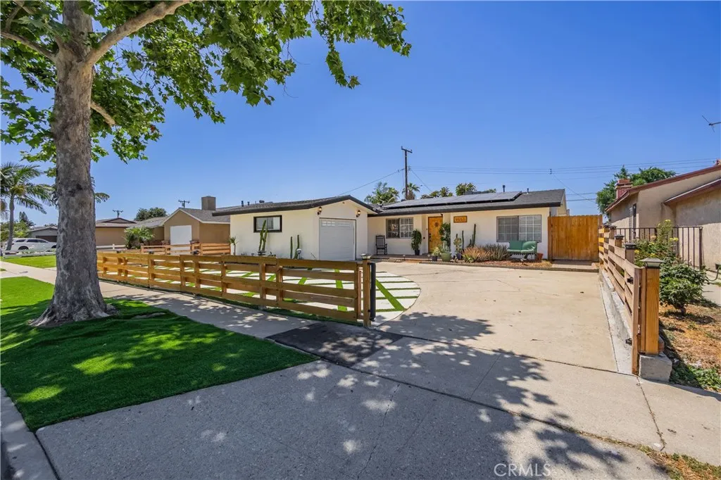 9551 Barkerville Avenue, Whittier, California 90605 home-pic-1