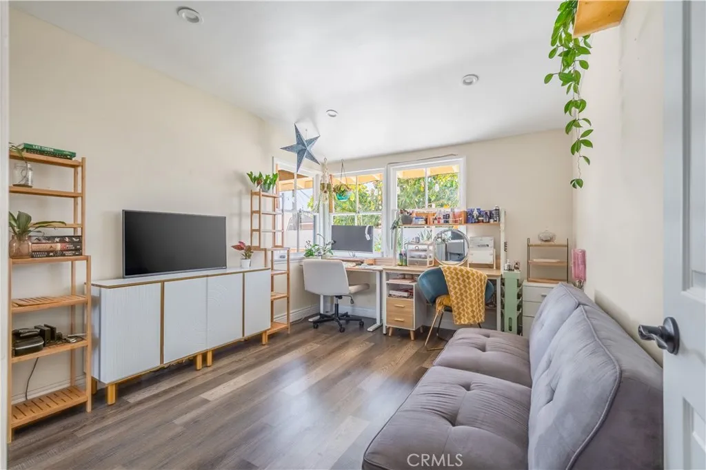 9551 Barkerville Avenue, Whittier, California 90605 home-pic-21