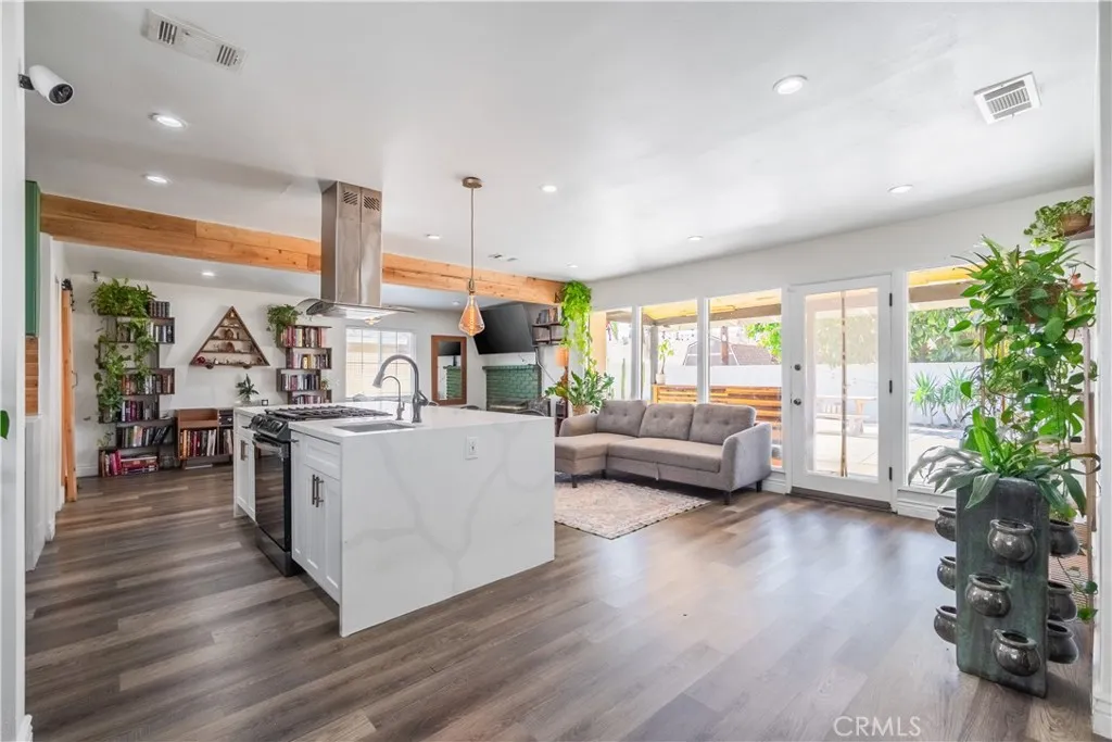 9551 Barkerville Avenue, Whittier, California 90605 home-pic-8
