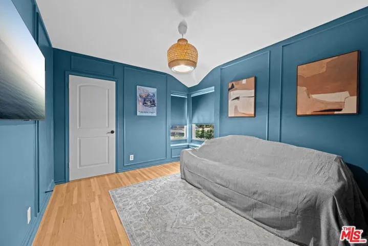 6827 Bianca Avenue, Lake Balboa, California 91406