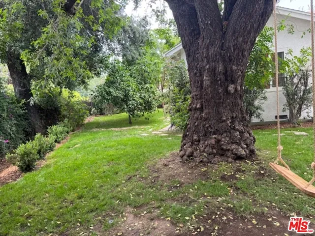 6827 Bianca Avenue, Lake Balboa, California 91406