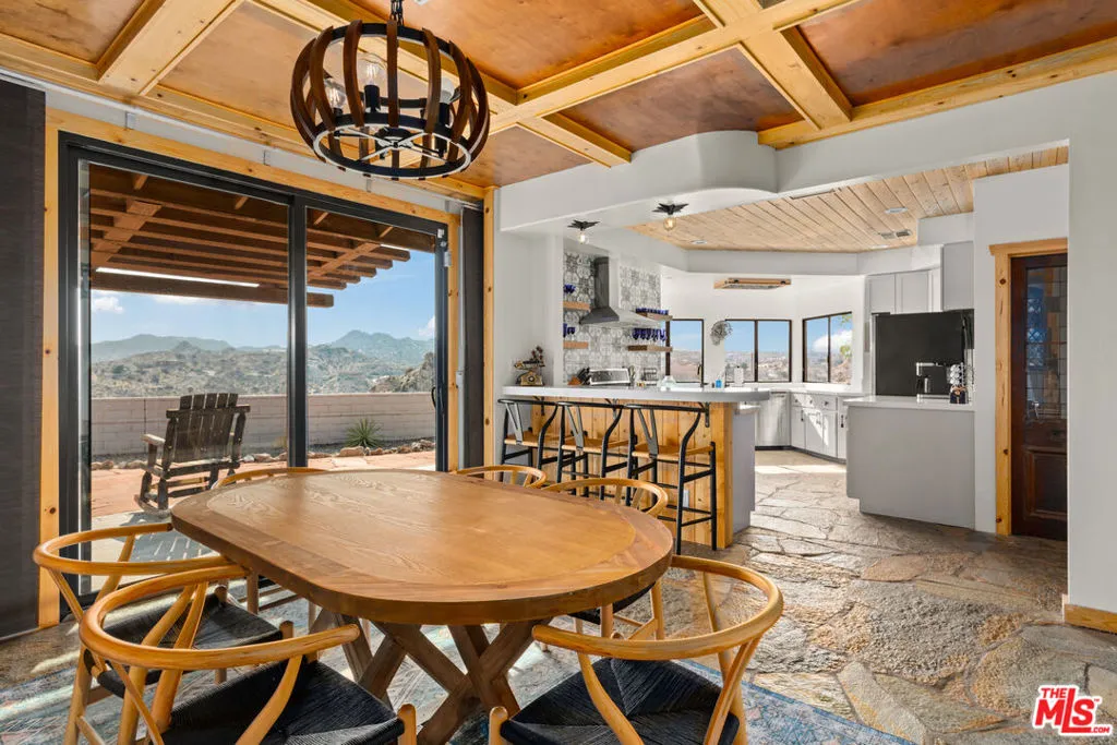 57387 San Juan Road, Yucca Valley, California 92284 home-pic-12