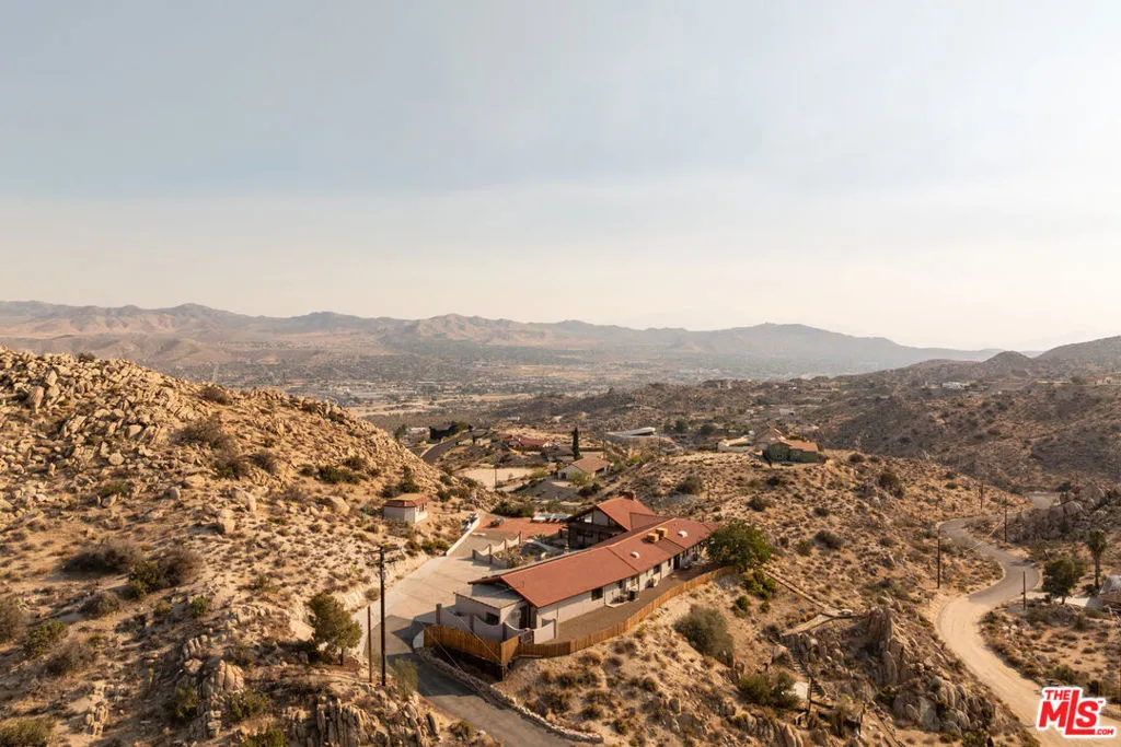 57387 San Juan Road, Yucca Valley, California 92284 home-pic-2