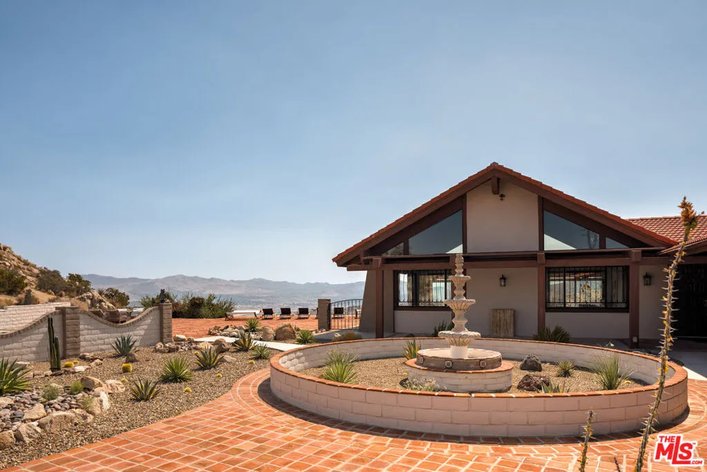 57387 San Juan Road, Yucca Valley, California 92284 home-pic-3