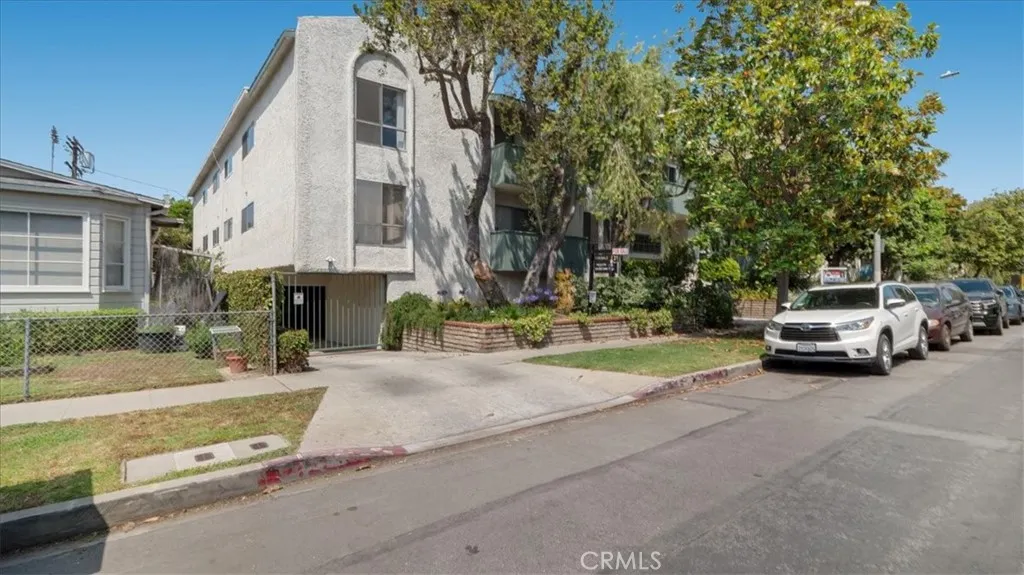 3649 Glendon Avenue 202, Los Angeles, California 90034 home-pic-28