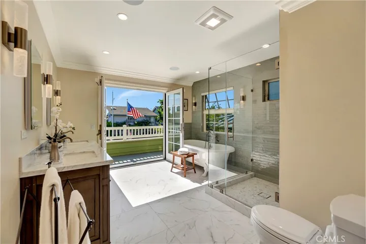 1822 Pine Street, Huntington Beach, California 92648