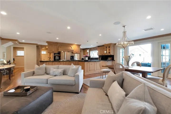 1822 Pine Street, Huntington Beach, California 92648