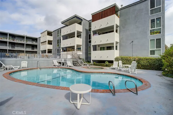 5454 Zelzah Avenue 215, Encino, California 91316