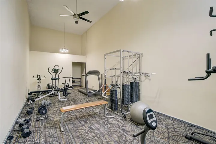 5454 Zelzah Avenue 215, Encino, California 91316