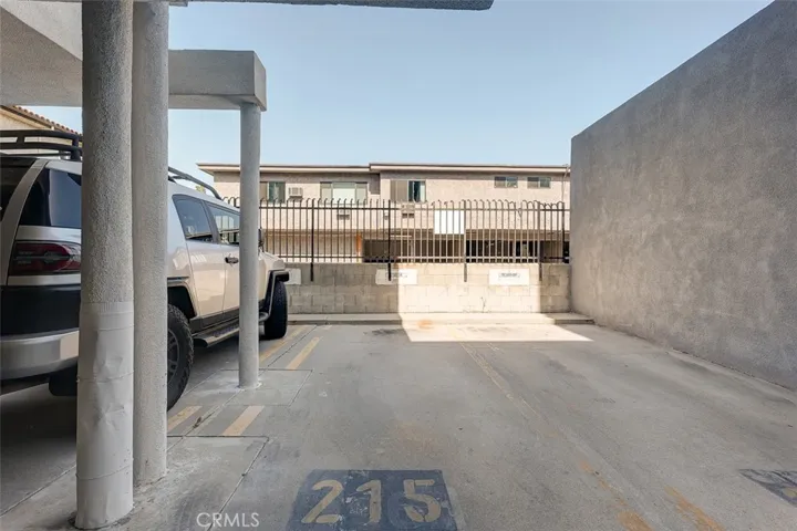 5454 Zelzah Avenue 215, Encino, California 91316