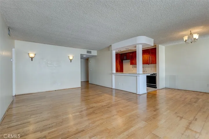 5454 Zelzah Avenue 215, Encino, California 91316