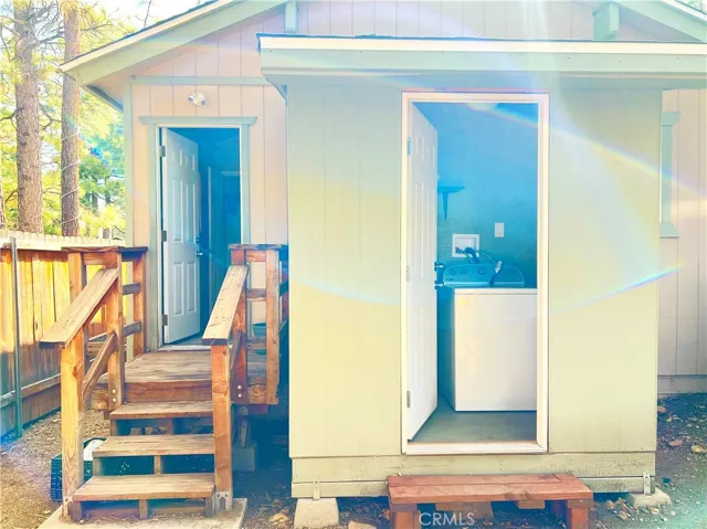 464 Los Angeles Avenue, Sugarloaf, California 92386