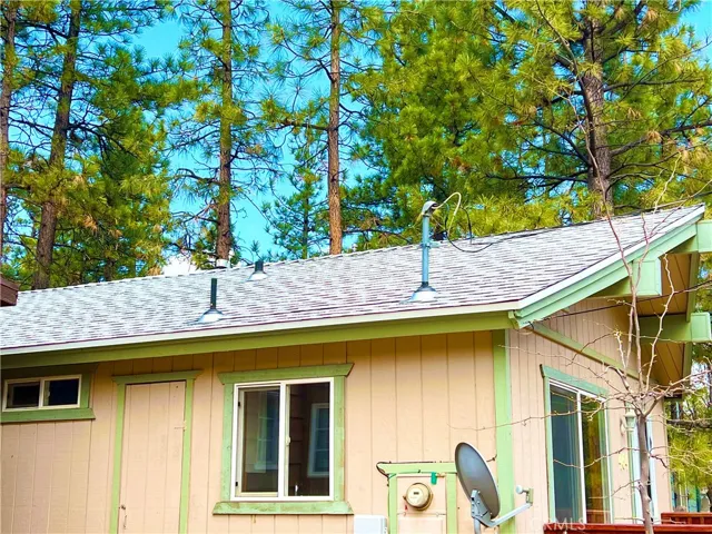 464 Los Angeles Avenue, Sugarloaf, California 92386
