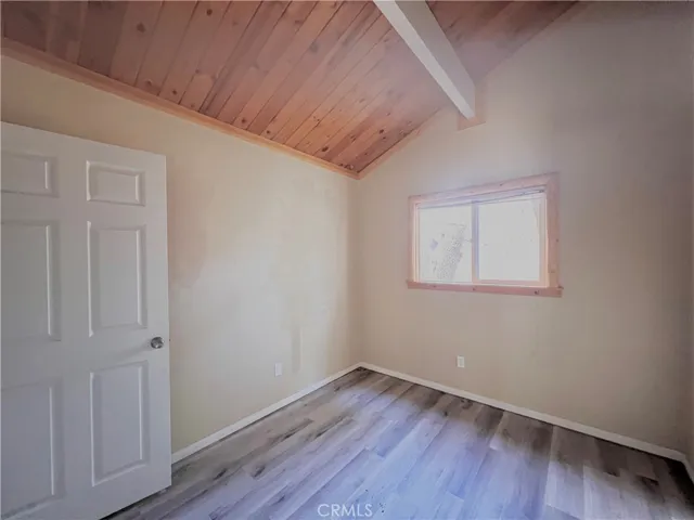 464 Los Angeles Avenue, Sugarloaf, California 92386