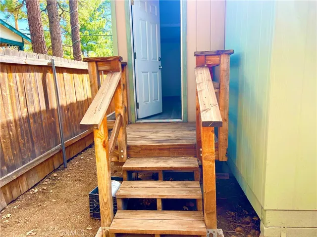 464 Los Angeles Avenue, Sugarloaf, California 92386