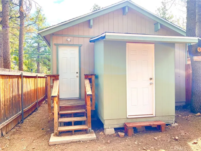 464 Los Angeles Avenue, Sugarloaf, California 92386