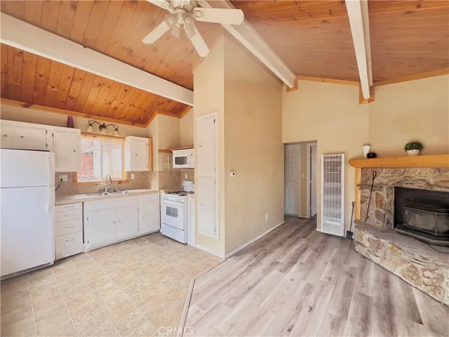 464 Los Angeles Avenue, Sugarloaf, California 92386