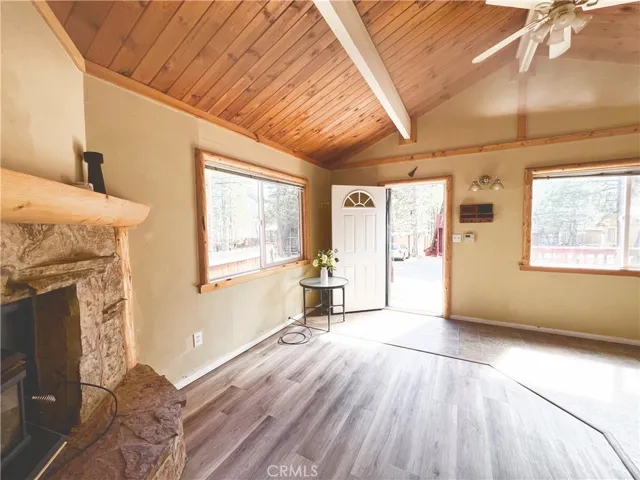464 Los Angeles Avenue, Sugarloaf, California 92386