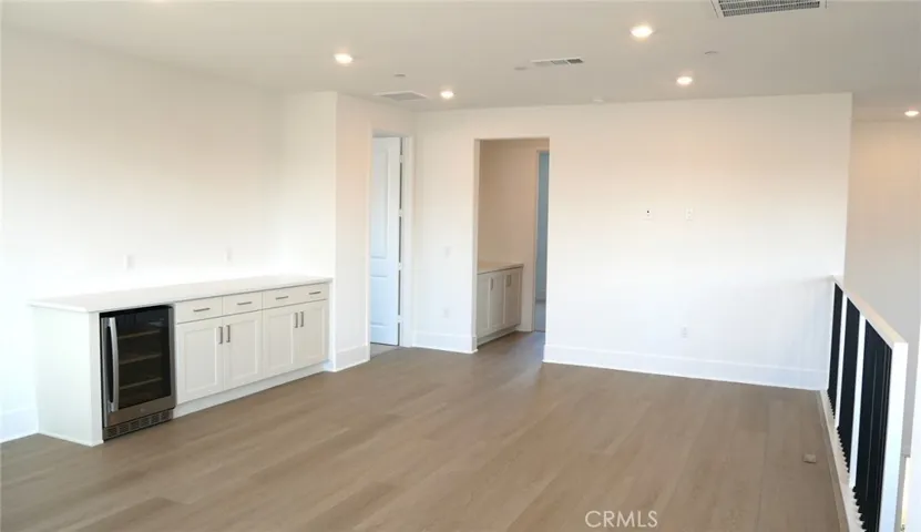 Upstairs Loft w/Built-Ins