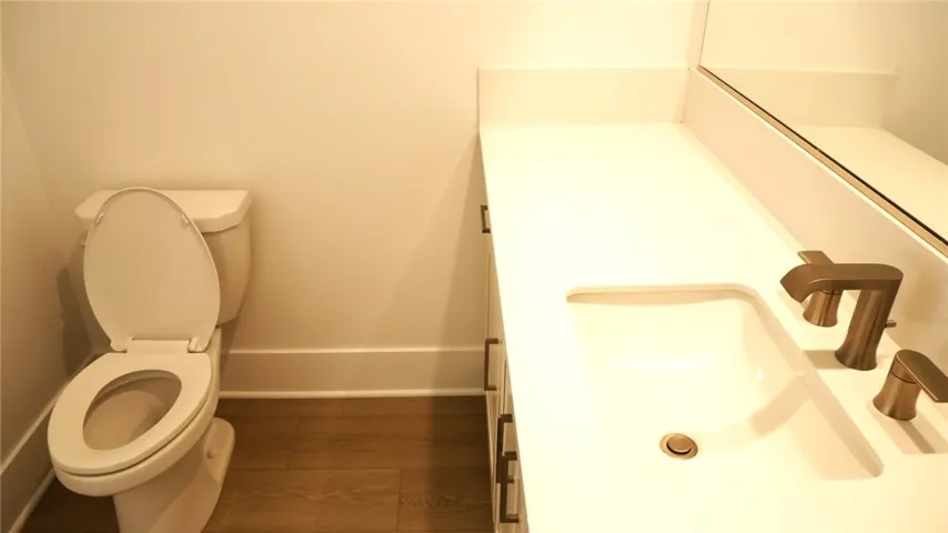 Powder Room 1st Floor