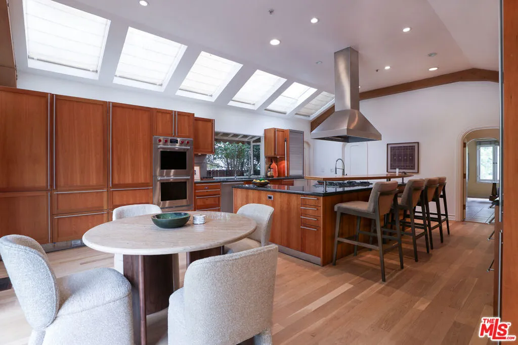 628 N Elm Drive, Beverly Hills, California 90210 home-pic-13